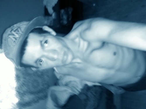 I'm a really fun outgoing guy (: follow me (: