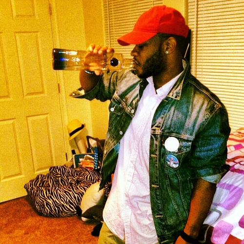 Retro the black Fall Out Boy and when she see me she Fall Out Boy! #teamESVA, #teamCloudHopper,#teamNSU