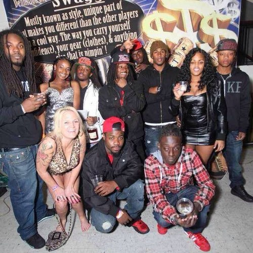 Itz Da Kidd Again Neva Smoke That Mid Again All About My Benjamins..... & Dont Even Speak 2 Me Dogg If U Aint A Real Nigga!!!
