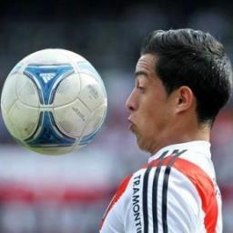 9FunesMori's profile picture. Todavia no entiendo la ley del offside, voy por muller y el balon de oro.