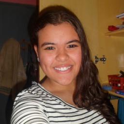 Eu sou uma menina muitoo legal , que gosta de seus amigos muito mesmo e que adora a familia .. Essa sou #EU