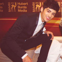 Follow Me @justinbieber @zaynmalik @Harry_Styles
@NiallOfficiall @Real_Liam_Payne @Louis_Tomlinson 3'