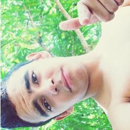 Deus me defende dos amigos, que dos inimigos me defendo eu. ;]