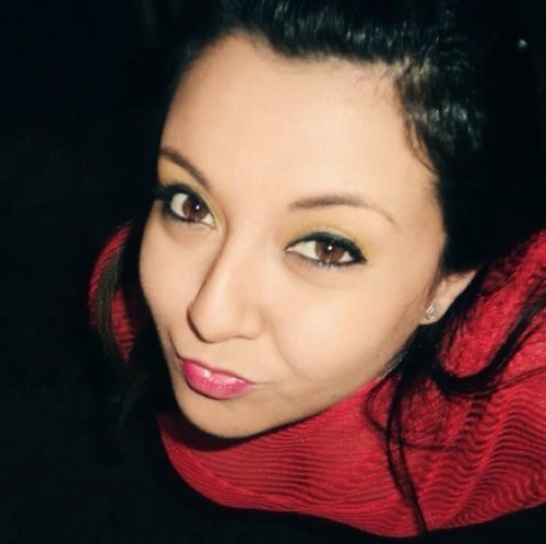 Chilena, amante del diseño ♥, enamorada por sus dos perritos Anibal & Mayra, fiel a su Familia Mamá Feliz de Nachito Jr.