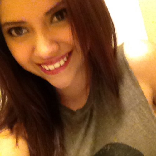 hilarydeleted's profile picture. i am a traveler of both time and space