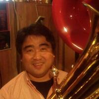 Tuba吹きです…Tuba吹きとして、Tubaの可能性の追求と普及（Tubaをもっと活用して貰う）、そして、誤解(Tubaって✖︎✖︎なんだよねっ！て誤った認識)、偏見(Tubaって✖︎✖︎なんだよね！って決めつけとか)の解消に独りよがりながら挑んでます。  目からウロコのレッスン依頼はDMまで！