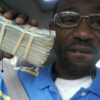 Im getting money.....feel me or kill me/straight money Ent.