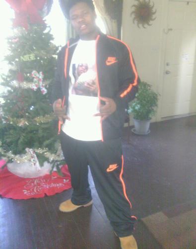 __CRUD's profile picture. RICH&FAMOUS FREE LIL HEAD R.I.P ALL MA WARREN NIGGAS. Follow my girlfriend @DiamDiam__