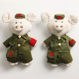We're two COMMI des COCHONS who can't afford COMME des GARCONS but love porking fun at our big fat lazy materialistic world aka pigsty.
https://t.co/IzqB17iesp