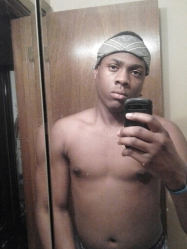 imma young nigga with a ambition, im 18 years old im a cool nigga anybody gotta problem wit me welll say if not stfu talkin.. follow me on instaram lil_taye_cov