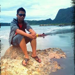 z paling tergila-gila dunia sepakbola.. dan saya adalah madridista jayapura dan persipura mania
