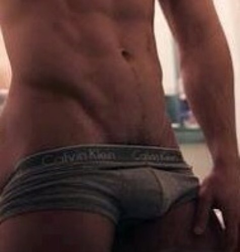 20 yrs .. gay both .. horny all the time !!!