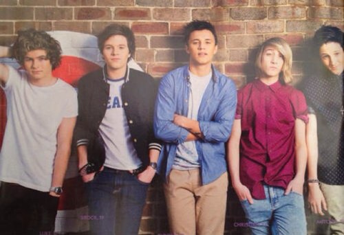 ChristianHelpMe's profile picture. Im just a girl who doesnt belong here, dont call me attention seeking, because if i was id be a personal account.