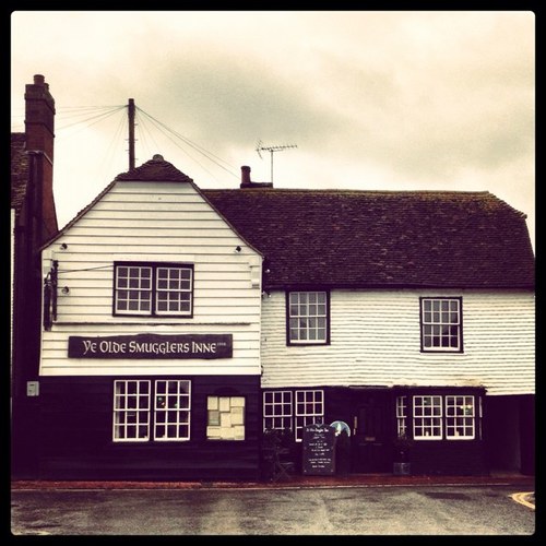 Family run pub in the heart of the historic sussex village of Alfriston.