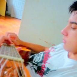 Oiiiie, so uma coisinha, o Alê é meu e de mais ninguem simples assim. haha' te amo meu irmao e eternamente estarei com voce, não importa onde !!! Amanda N.