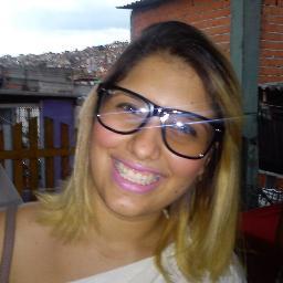 Não pense que o mundo acaba ali aonde a vista alcança. Quem não ouve a melodia, acha maluco quem dança.