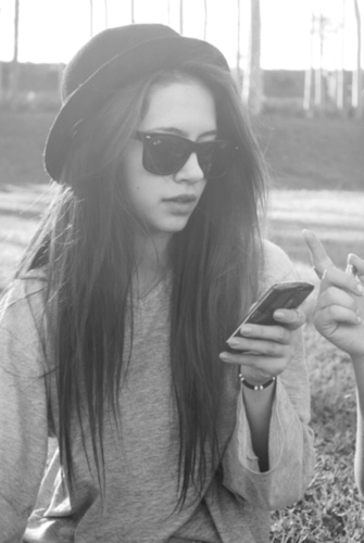 Yoo, I'm Veronica. I am 15 years old and live in Sweden. Otherwise I come from Croatia. I love music, dancing .. My idols Justin Bieber and 1D 