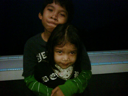 I have one brother & one sister. @Gihonbechel is my brother. I'm school at Mardiyuana Depok VIb. Follback? Just Mention...