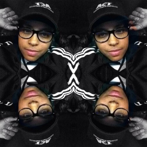 #TEAMIPHONE #TEAMSWEETHEART #TEAMINDEPENDENT #TEAMSKATERGIRL #TEAMCHICAGO  #TEAMMOM Instgram @REALVSFAKE25
