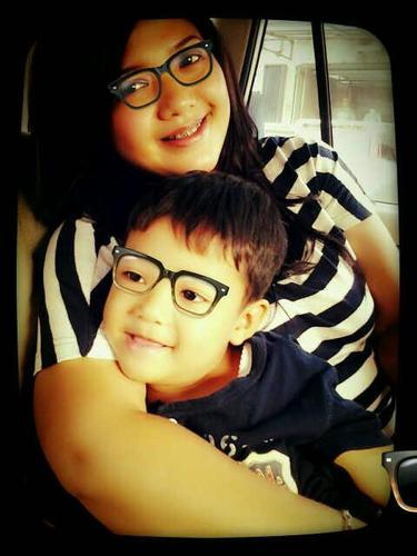 Lukiest wife & happiest mom of 2 Rockstar ^^