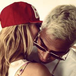 SoMic termina com C de ChaMel, ChaMel termina com L de LuAr que termina com R de Rebeldes, que termina com S de Sempre!