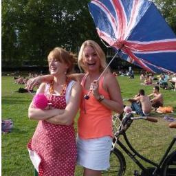 Two girls from London - one British, one Dutch - with a mutual love of all things homemade. Our crafting, cooking & creating blog now live! http://t.co/GhPERvaV