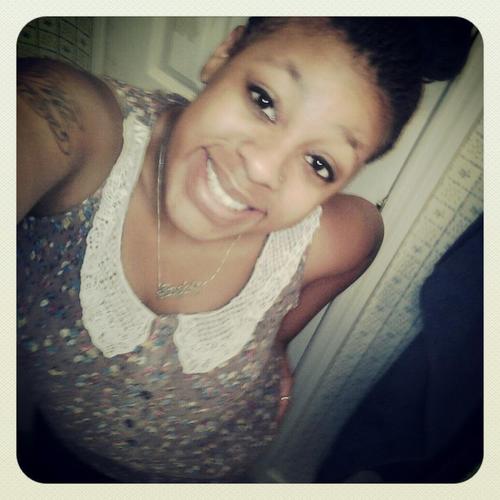 pretty , know how to dress , love my attuide :) Follow me Tho @Dorajones29