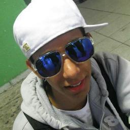 13 Anos ,, curtto funk pagode sertanejo e eletronica :) mais infos segu..