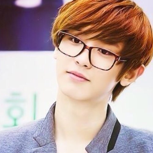 EXOのハッピーウィルスチャニョルbotです！botさんとかぺんのみんなとたくさん仲良くしたいから、たくさん話しかけてください。ちょっとSです。ていうか、たまにS発動します。嫌になったらブロックで。R18対応。8/17～