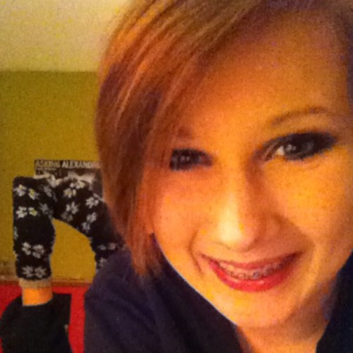 Hi, I'm Hannah and I have a confession....... I am obsessed with AA, MCR, FIR, ATL, AAR,  and many more bands! I love you all...... but mostly Ben Bruce :)