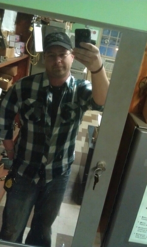 I'm a great guy that loves to have fun! love everything horror! Pennsylvania!