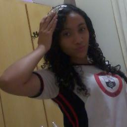 Sou como você me vê.
Posso ser leve como uma brisa ou forte como uma ventania,
Depende de quando e como você me vê passar.