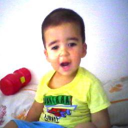 Sou irmão da @liferrs2 e filho da @UmaBoaMae,adoro dançar sou fofo,enfim todo mundo me ama