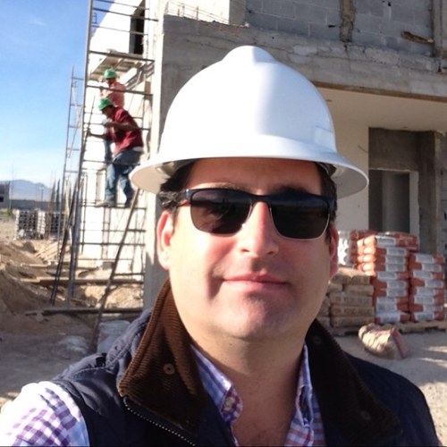 Empresario, tratando de construir cada dia un mejor Mexico para mis hijos.