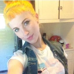 Hi I'm kelsey-jade i'm 15+life is full of choices and unexpected turns so never forget who u r! I love asking alexandria they r the best! skulls r amazing! 3