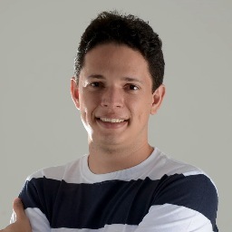 Bacharel em Design Gráfico pela Universidade Tiradentes em Aracaju/SE. Apaixonado por design antes mesmo de saber o que era.
