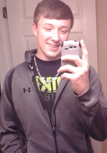 sweems_80's profile picture. My name is Stephen Paul Weems Jr, i play football and baseball for West Craven High School! Sports is my life! #teamnike