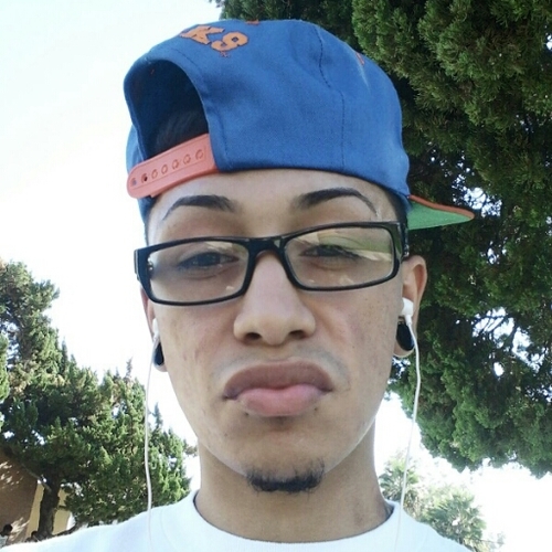 -Please Dont Hate ;D 
-CooLer Then U ,Fuxks Wif Me
-BabyMom; @LoveeGinaajaay♥
-& Yes Im a Father :D ! 
-Lost ? Hit That Follow Button
-On Some Shit U Aint :D$$