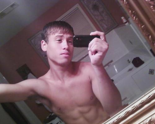 Im the guy in ya girls dreams ( ; Simply 'cause i do my own thanng haha ... #loveandbaseball #kush #single #newkid #tornado #BOSS , Follow me(;