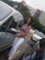 Sou uma pessoa fiel,romantica,carinhosa e que acredita muito em Deus e na felicidade de encontrar um grande e verdadeiro amor.