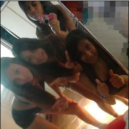 ⋆ nois é as meninas qe os meninos gosta .. nós tira onda, nós ta na moda e o comentário é qe o nosso bonde é foda ♫ mente é BLINDADA , contra todas RECALCADAS