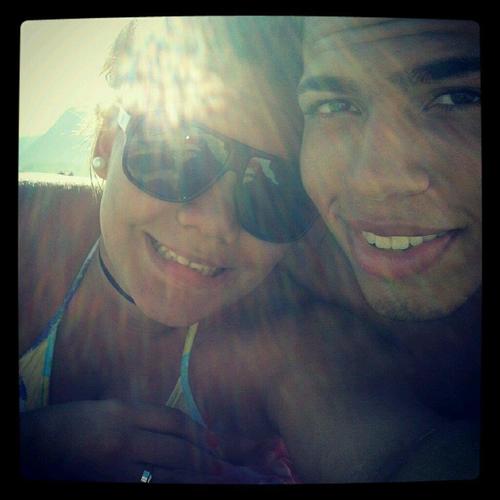 * ela tem foorça, ela tem sensibilidadee, ela é guerreira, ela é uma deusa, ela é mulher de verdade !