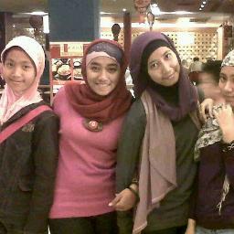 I ♥ Allah ☺ I ♥ Family ☺ follow = @_azzahra234 ☺ SDIT BIAS Magelang ☺ 5-9-2001☺