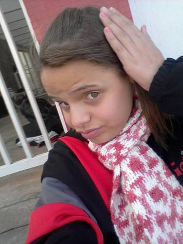 amo ir para escola, sou inteligente ``pelo menos tento´´kkkk