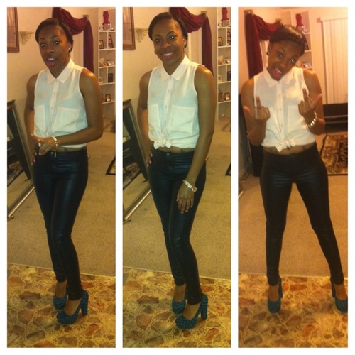 Flyest kid on the block  F L O A T I N G on the ☁. Tryna get comfortable! Man gone an SNAP it up, *take a picture click *