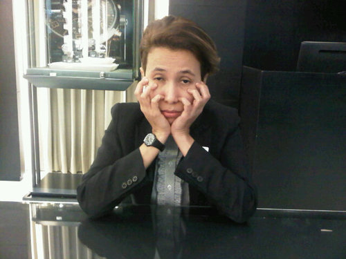 Bruce Wayne wit less money but more humor n fun n minus d mask. Yet, we hv always been wearing a mask aren't we...