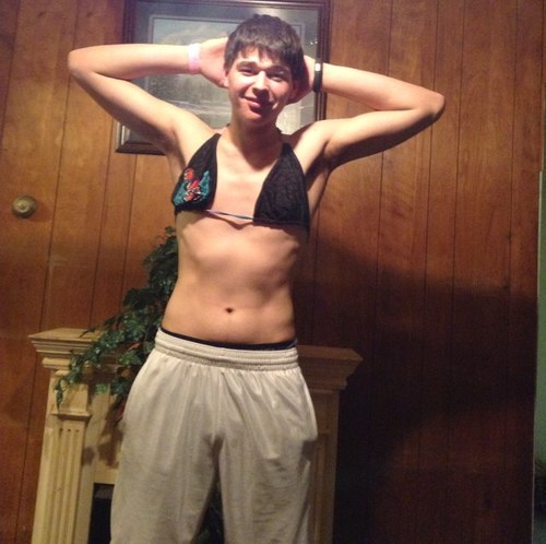 Ernest_TV1's profile picture. A non-stop thrill ride of comedy. like us on facebook or visit our Youtube channel.
-http://t.co/ywlDOqjP
-http://t.co/6f6BrBOe