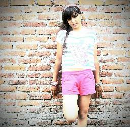 Hola, este es mi segundo tw :D Seguime y te sigoo ♥ https://t.co/Hn8BNymn en ese tmbn (: 
Naahir se quedo sin twits ! Te amo♥