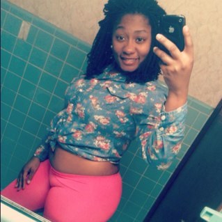 .scorpio ; .colleqebound ; major pre vet ; #teamthick #teamtattd #teamidgaf #teamtaken