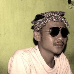 Makin tua makin asyk,
 tambah tua tambah clasik
                 V-E-S-P-A  T-U-A
